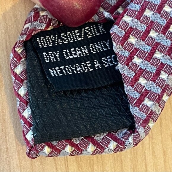 💕2/$30💕Perry Ellis Portfolio 100% Silk Red/Silver/Cream Rectangle PatternTie - Picture 5 of 8